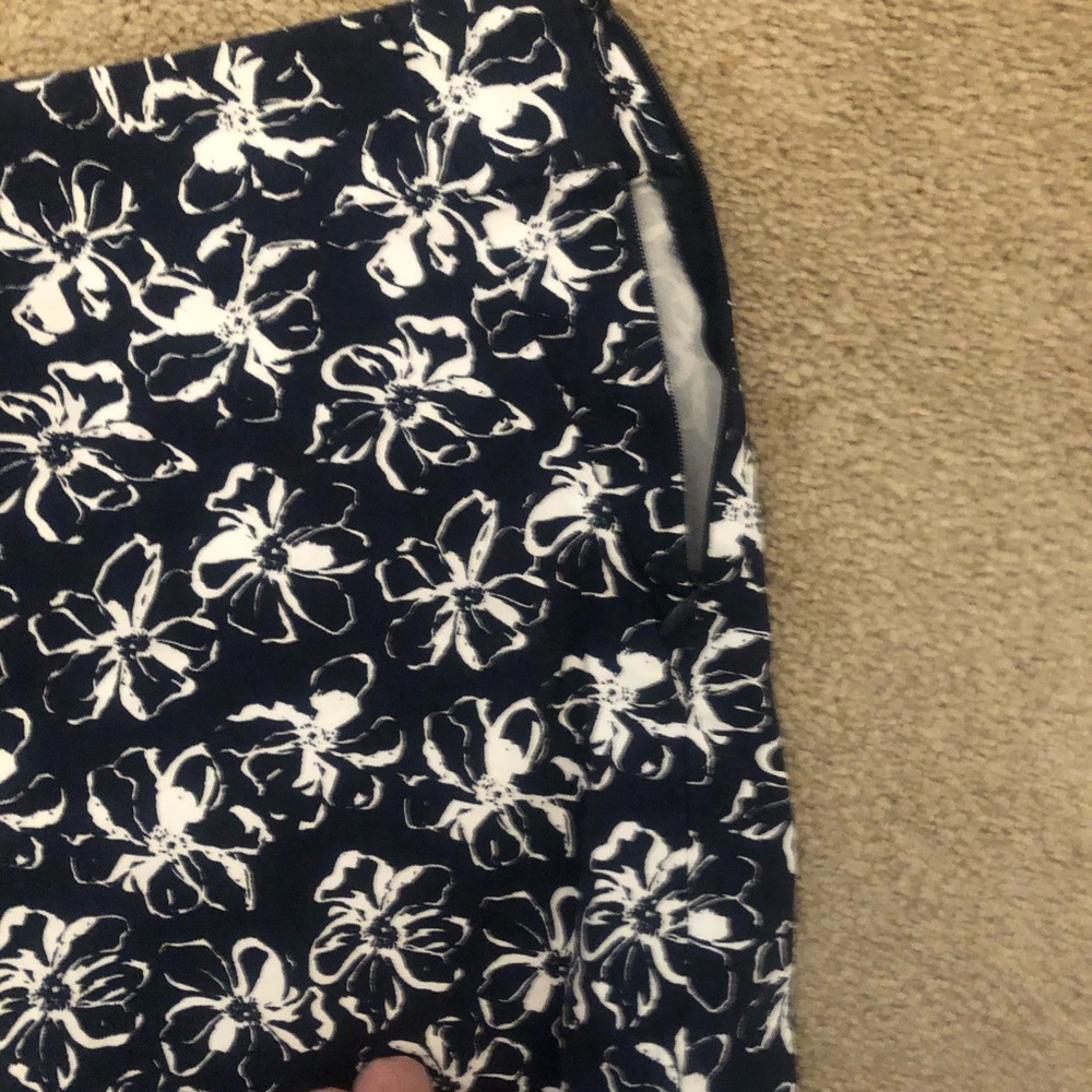 Banana Republic Shorts - Picture 2 of 4